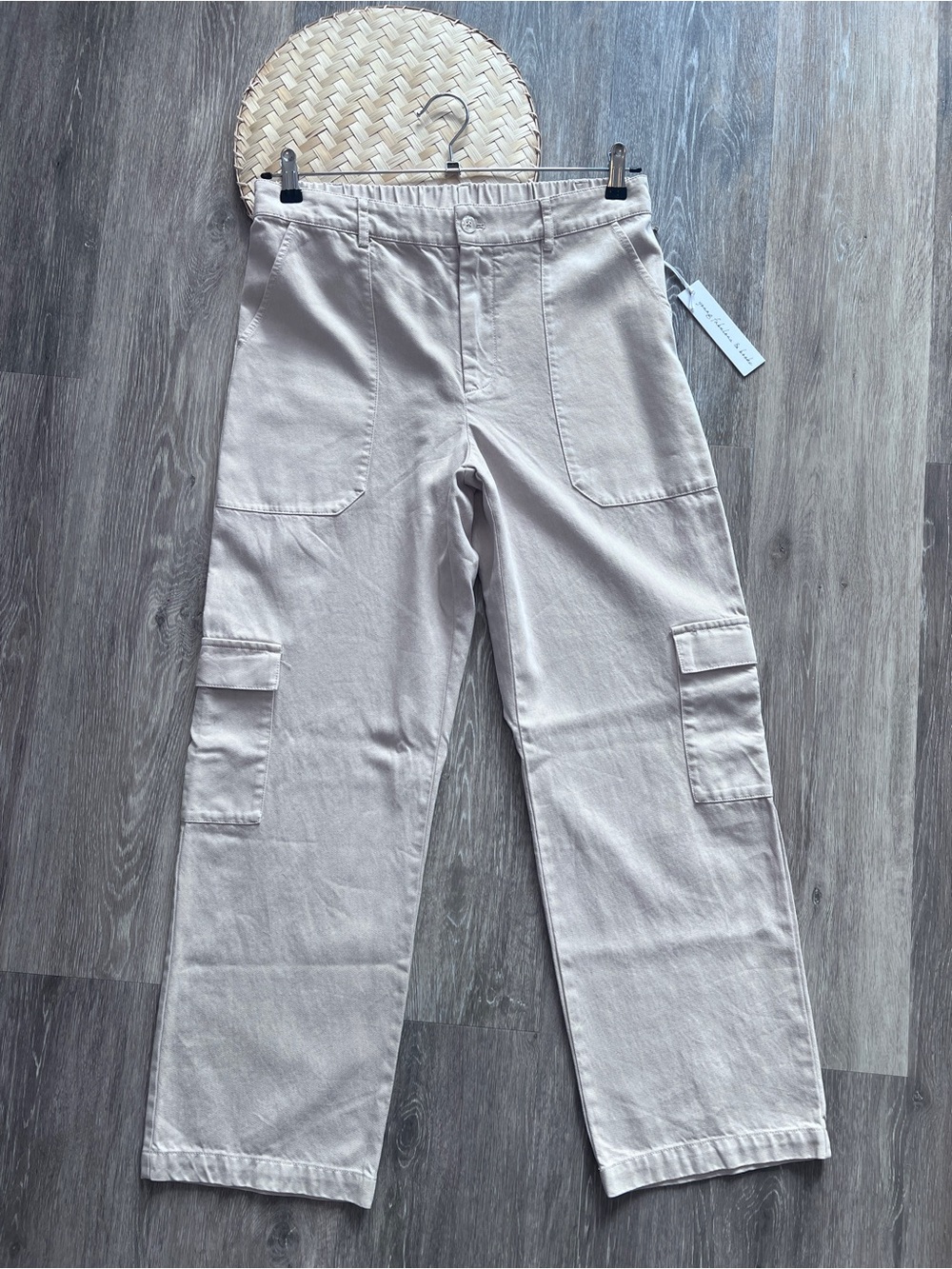 NWT YFB‎ light beige cargo pants straight leg